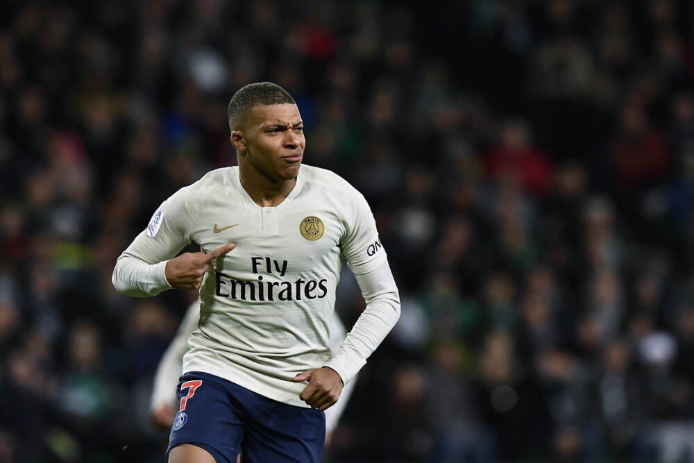 潜心无人机装备研发的大国工匠